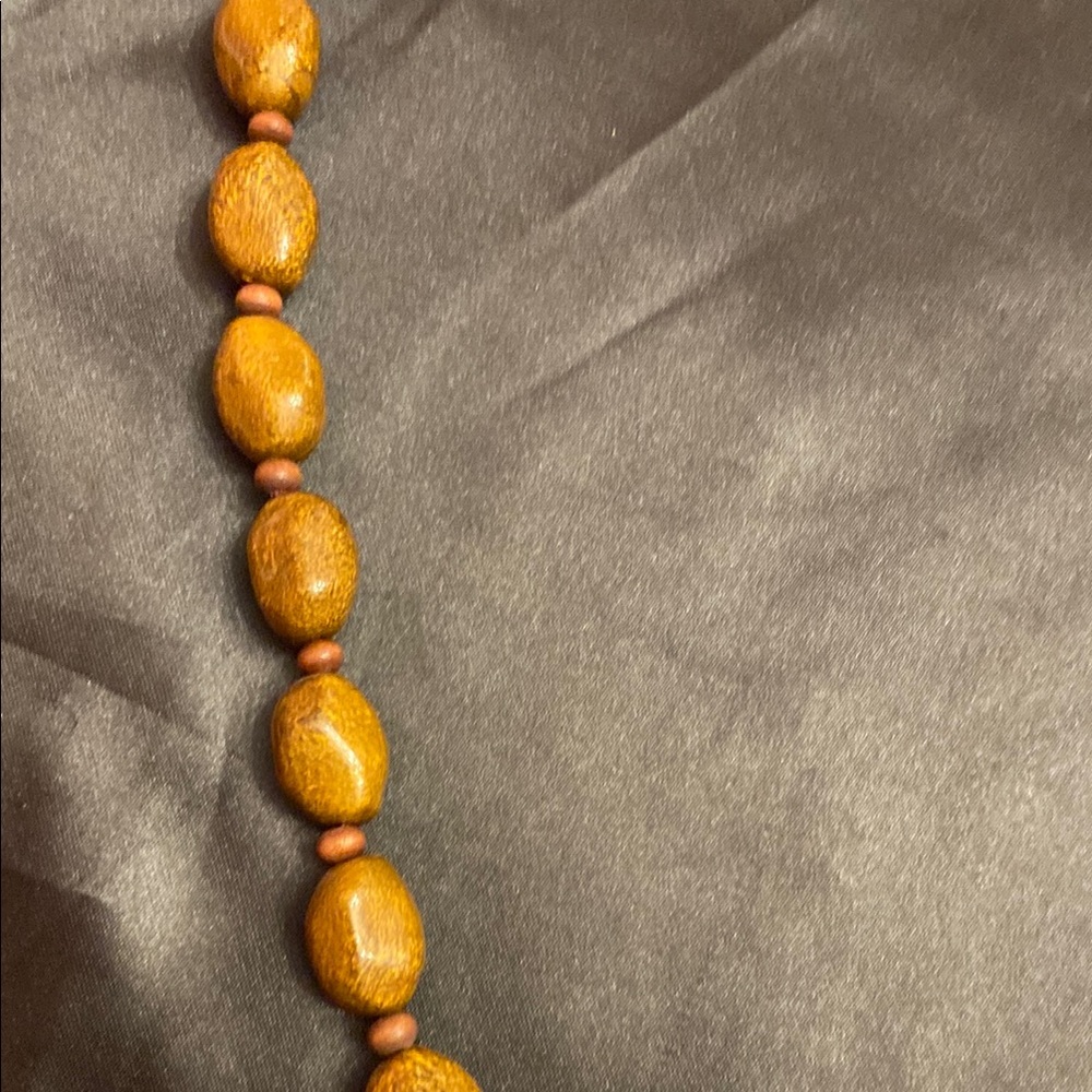 Brooks Brothers Elegant Brown Beaded Necklace - Picture 5 of 15